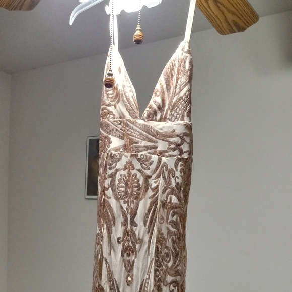 Dress - Picture 4 of 5